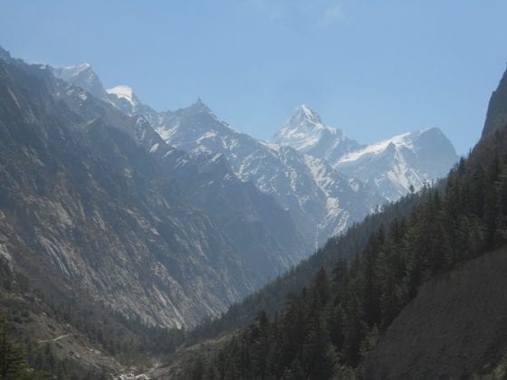 Vette innevate dell'Himalaya