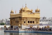 Il Tempio d'Oro nello stato indiano del Punjab